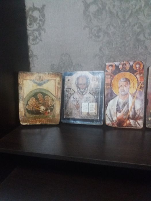 Иконы стариные!!!