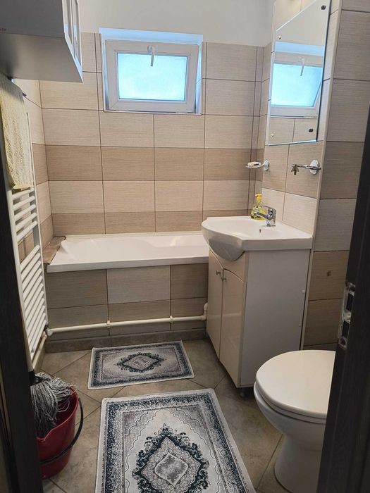 Particular, inchiriez pe termen lung apartament decomandat cu 2 camere in Constanta, zona TOMIS NORD, la vapor.