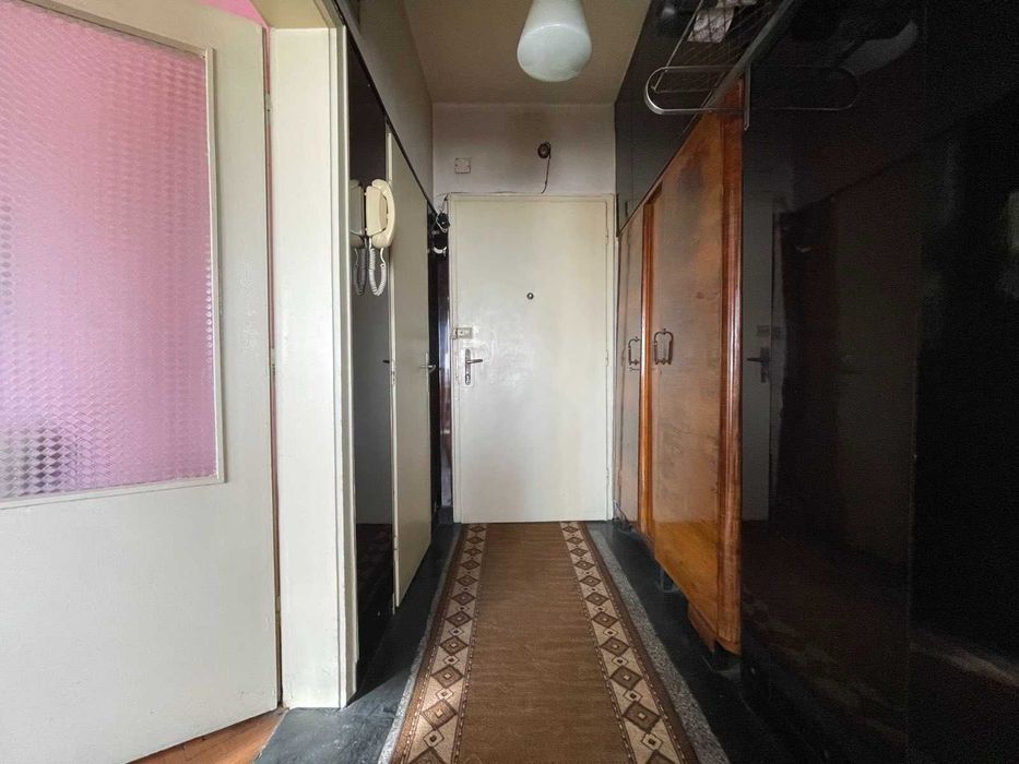 Двустаен апартамент в кв. Голо Бърдо