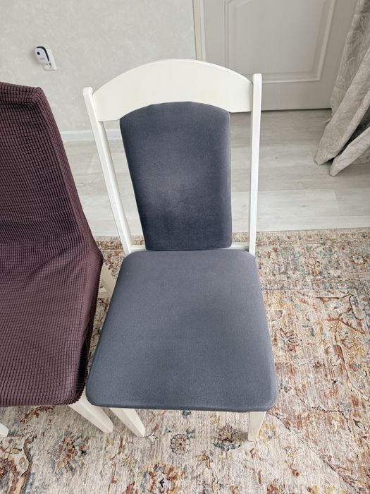 Продам 4 стула комплект