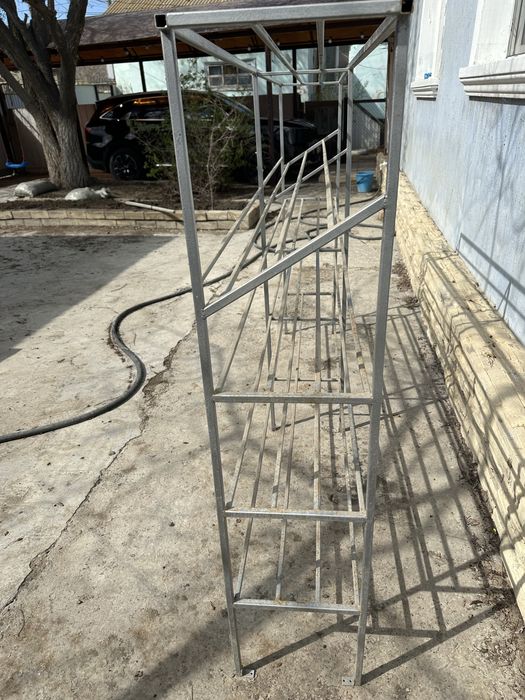 Продается стеллаж для обуви