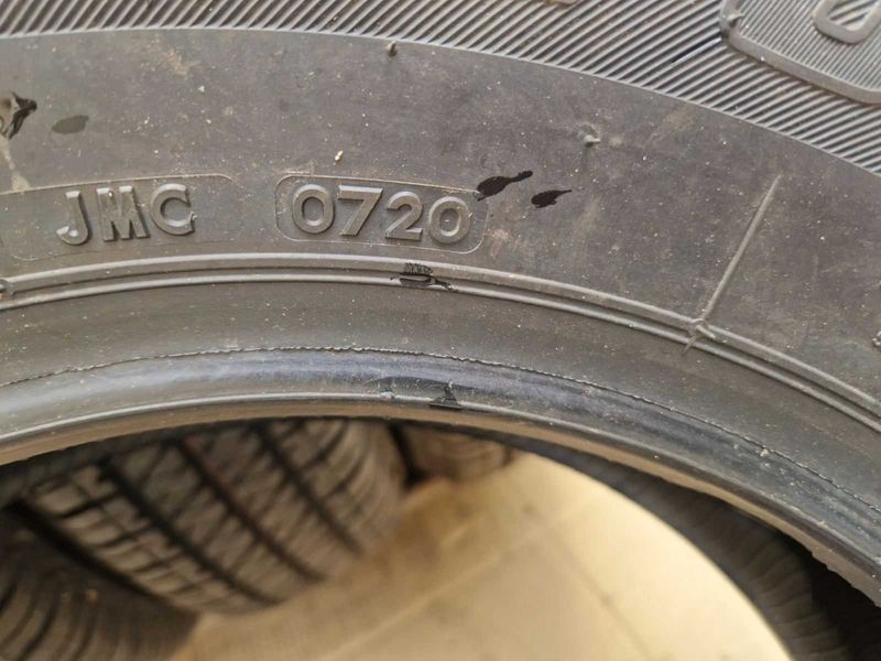 4 Bridgestone R15 195/80
нови летни гуми
DOT0720