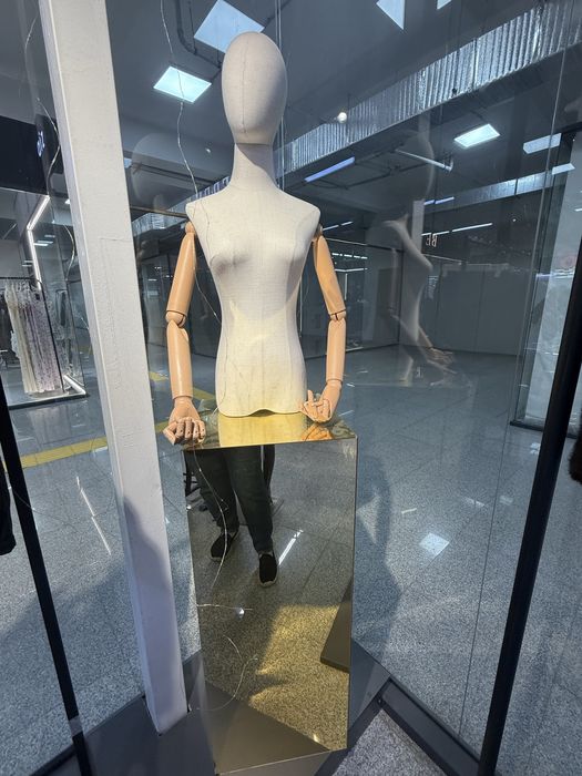 Продам манекен дешево