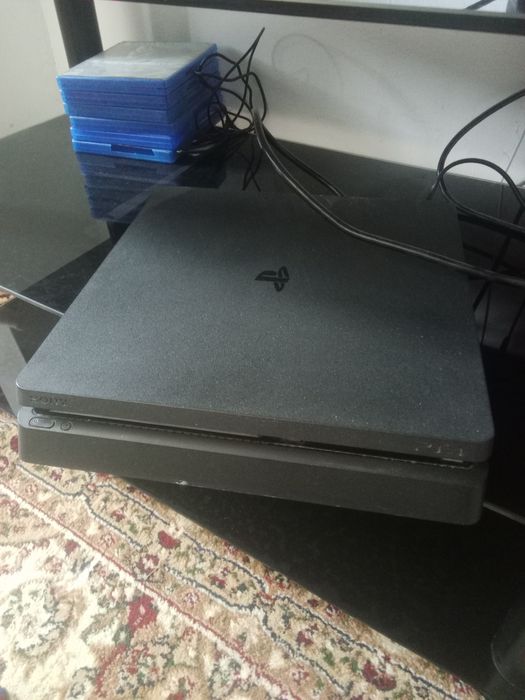 PS 4 продам в хорошем качестве