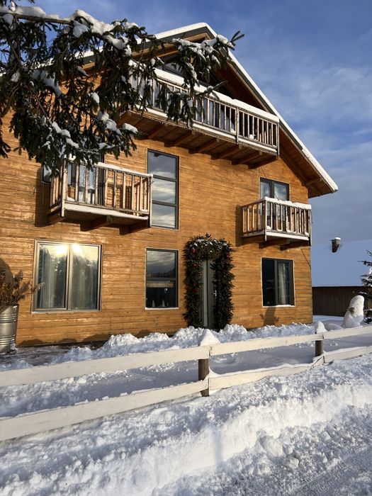 Inchiriez cabana Valley View