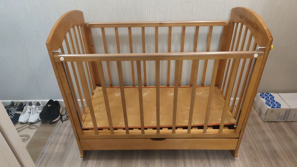 Продам детскую кроватку.