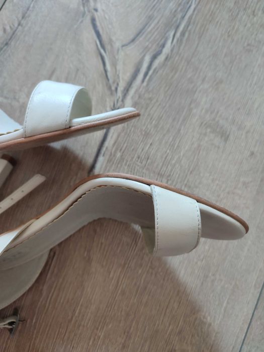 Sandale crem piele mărimea 40