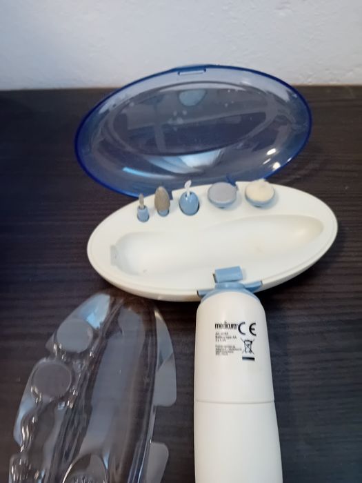 Set manichiura pedichiura. Pret 50 lei fix