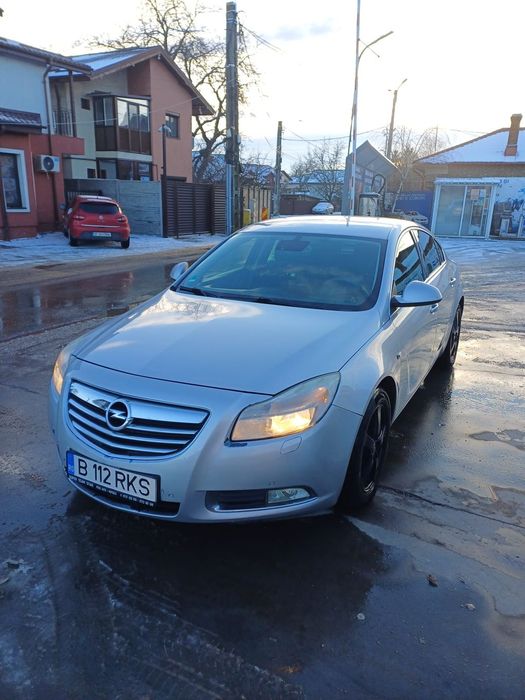 Opel Insignia Masina se prezinta foarte bine, din punct de vedere mecanic.
