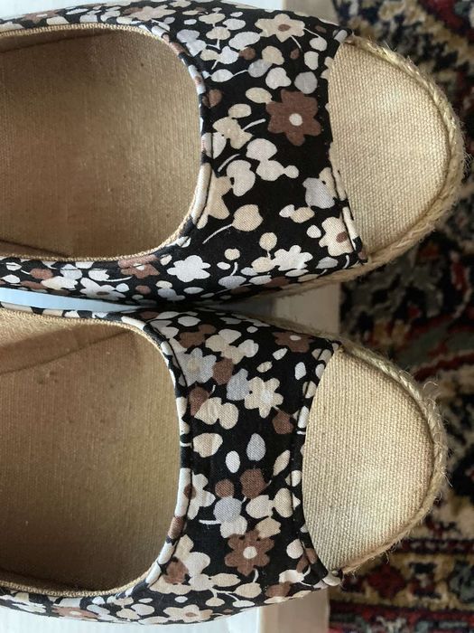 Хубави летни обувки на платформа-Еспадрили