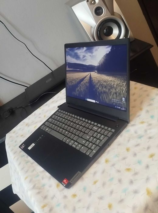 Laptop Lenovo Ideapad 3, Ryzen 5, 12Gb RAM, SSD M2 nVme