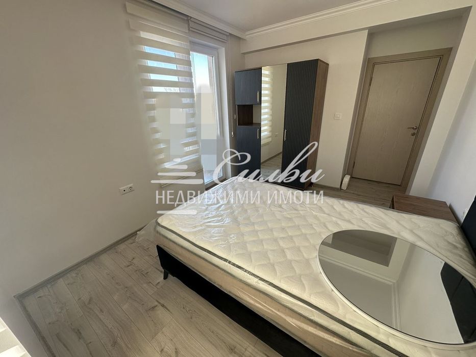 Продава се Тристаен апартамент в Шумен, Добруджански - 93 кв.м за 1525 €/кв.м - Снимка #8