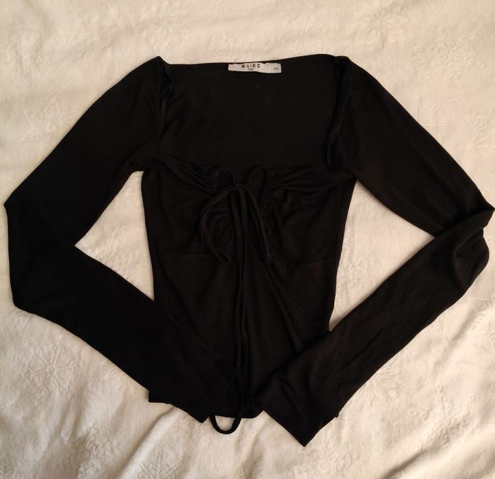 Черен топ с дълъг ръкав