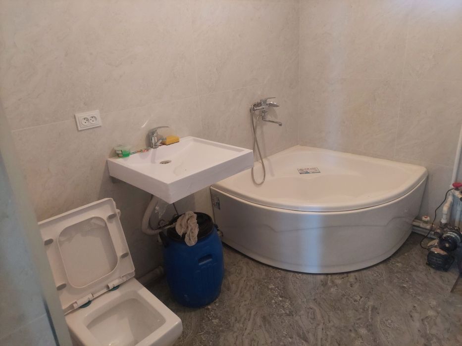 Уй сотилади 3- хоналик кырпичный 70 квадрат!