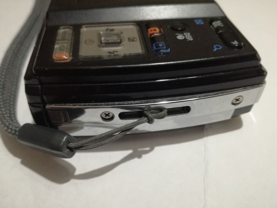 Фотоапарат Olympus Fe-45 за части. Не включва.