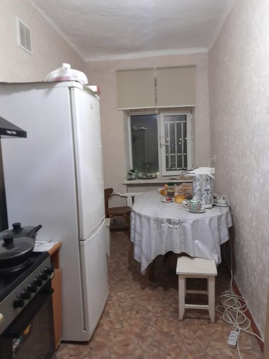 Продается 5 комнатная квартира в доме старого типа