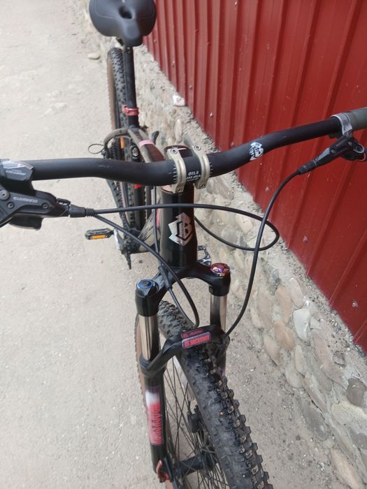 Vând bicicleta C100 în stare bună are roți de 29 și frâne pe ulei