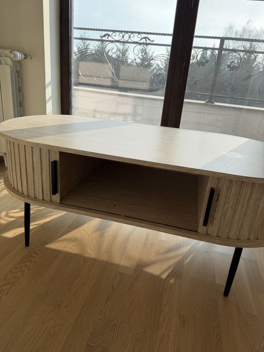 Бежова маса от Камко