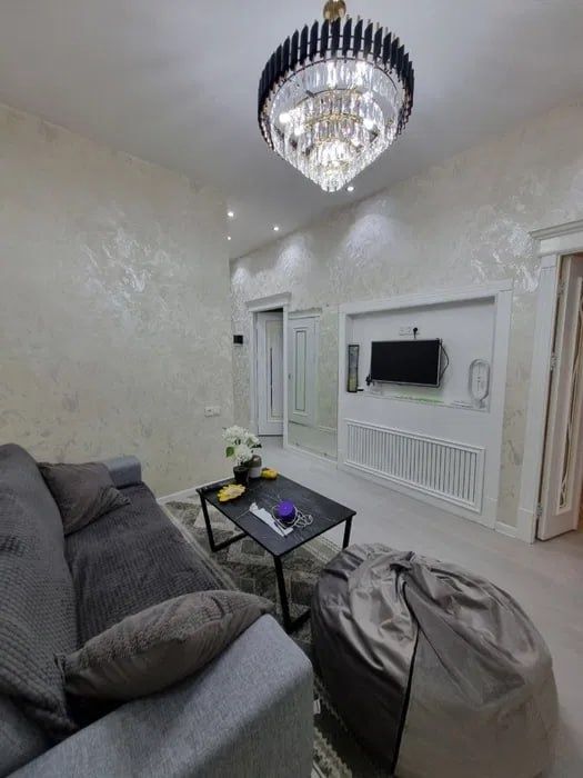 Янгихаетда 4 хонали уй сотилади +меб +тех 90 кв.м Заходи и Живи