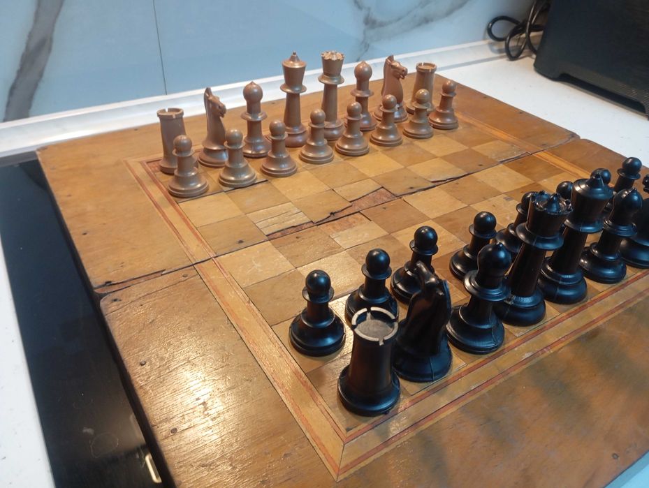 Стар Шах с бакелитови фигури