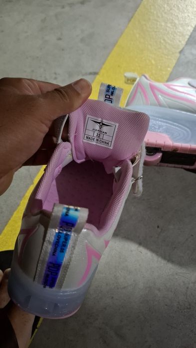 Patine cu rotile fetite