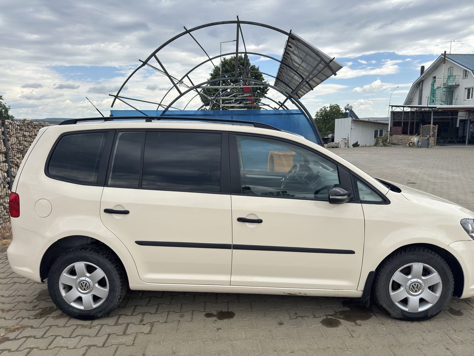 VOLKSWAGEN Touran 2015 — imagine 5