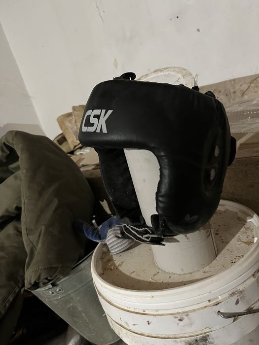 Шлем и перчатка