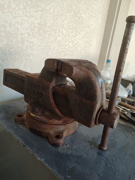 Тиски советские без стола