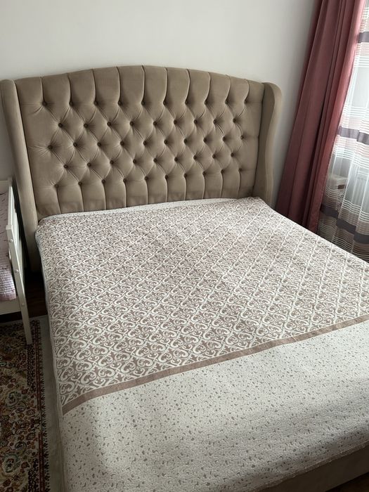 Двуспальная кровать б/у 160*200