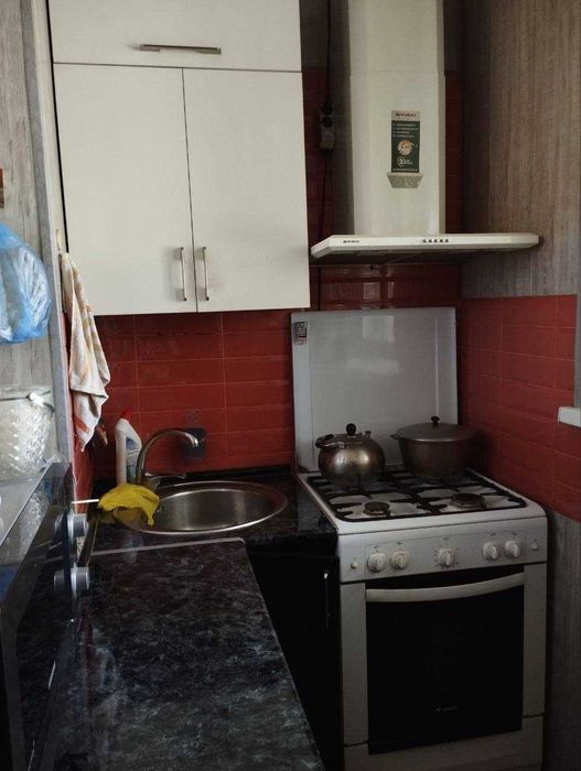 Kvartira ijaraga 4/9/9, Kadysheva ko'chasi, Tuzel metrosi yaqinida.