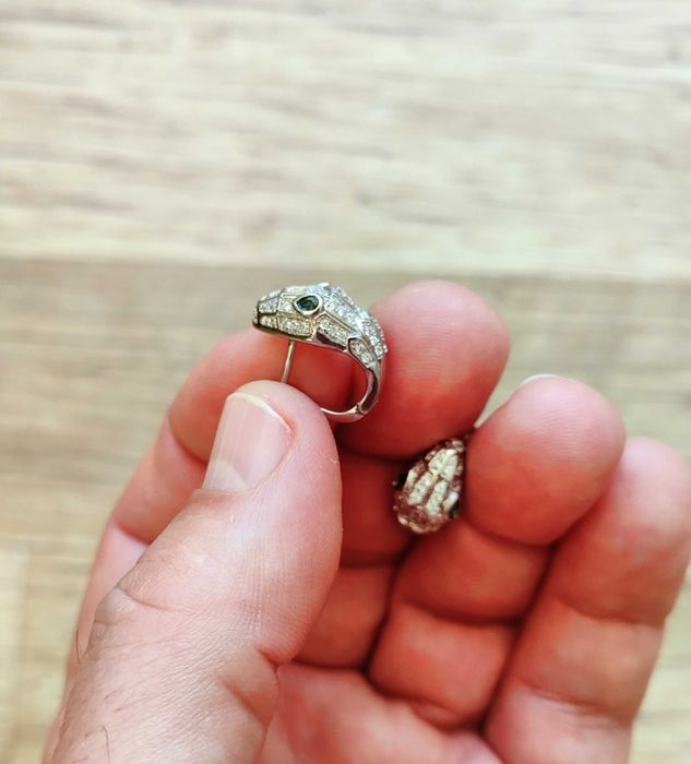 Обеци Serpenti Earrings на Bvlgari инкрустирани с циркониеви камъни