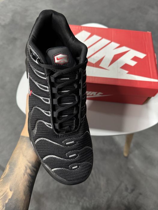 Nike Air Max Plus Carbon Fiber