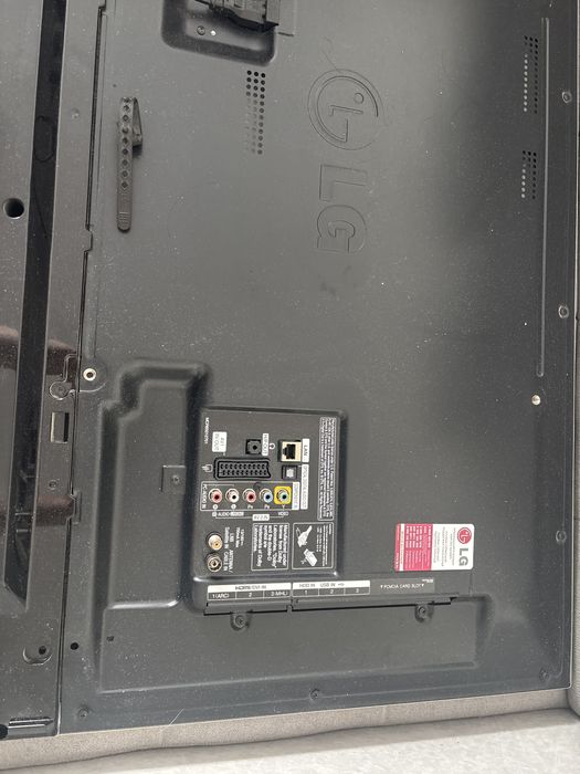 Продам смарт телевизор