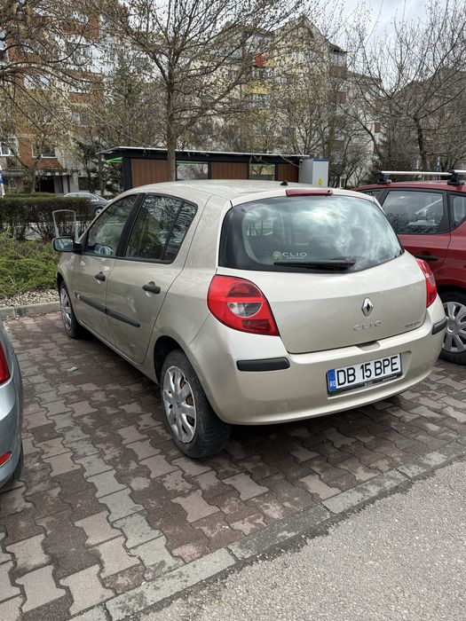 Renault clio 2007 1.6 benzina 82.000 km