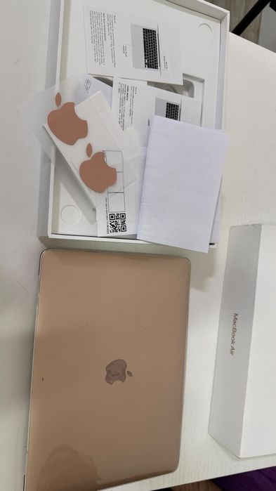 MacBook Air M1 состояние идеальное