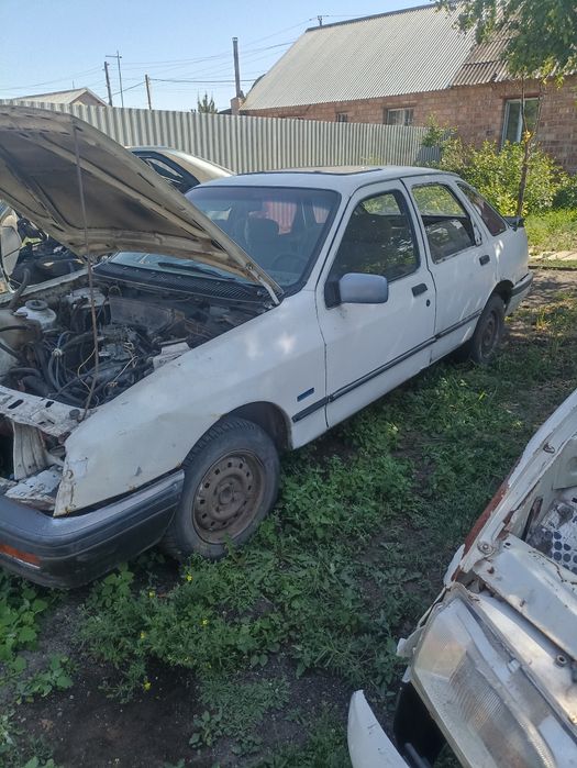 Нисан сани, форд сиера, Лада 2115.