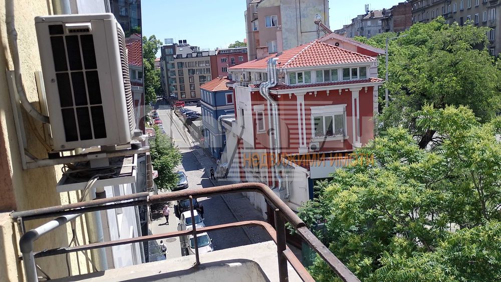 Дава се под наем Четиристаен апартамент в София, Център - 130 кв.м за 714 € - Снимка #16