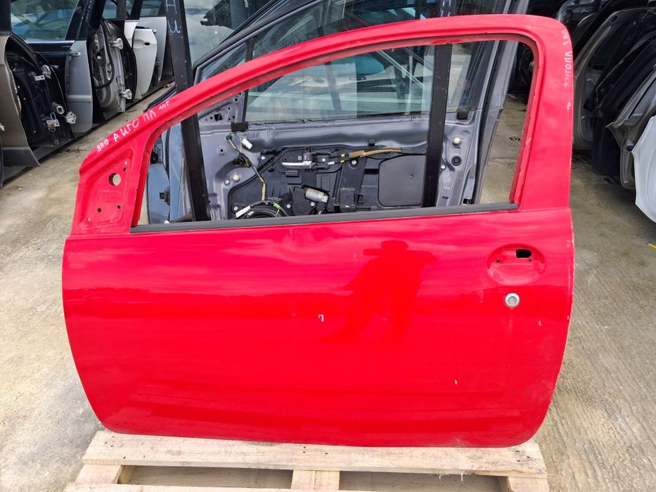 Врата Toyota Aygo/C1/107