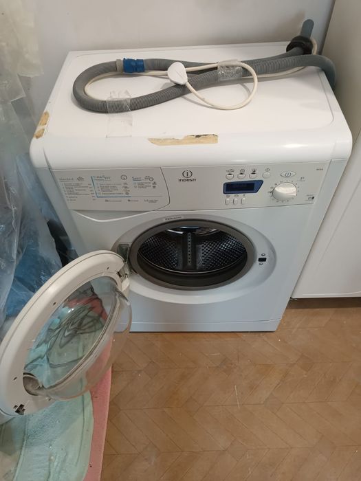 Стиральная машина INDESIT