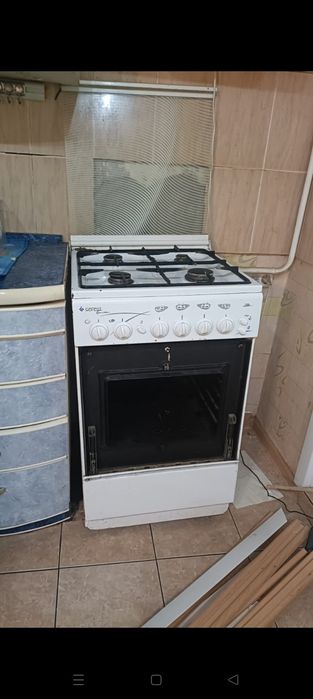 Продам газовую плиту