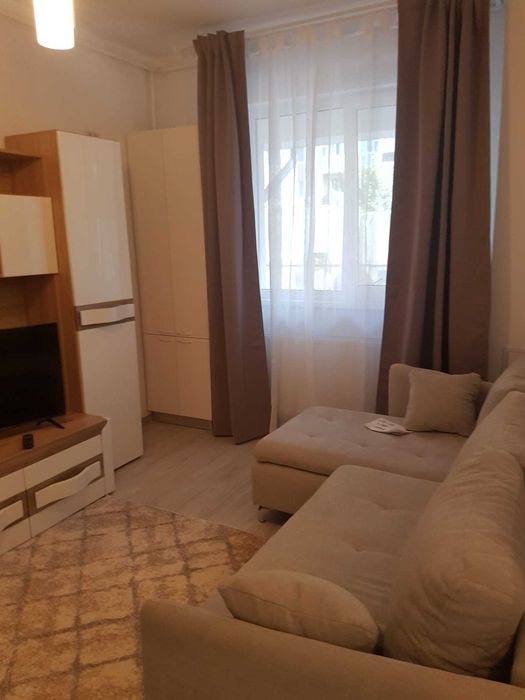 Inchiriez Garsoniera decomandata in Militari Residence total echipata