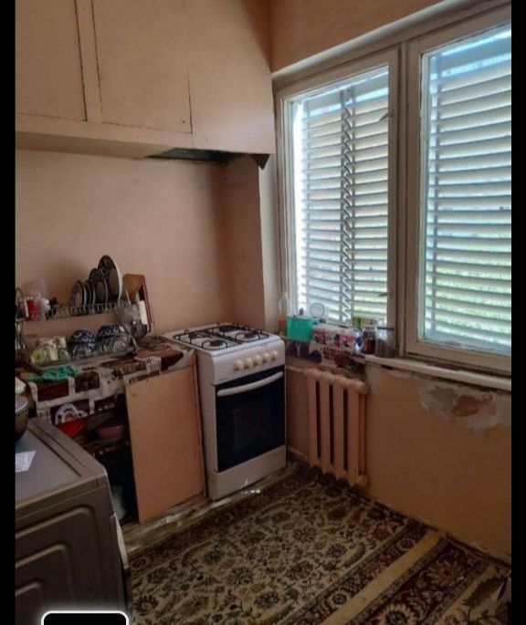 Себзар 1/5/5 балкон 2х6, 42м2