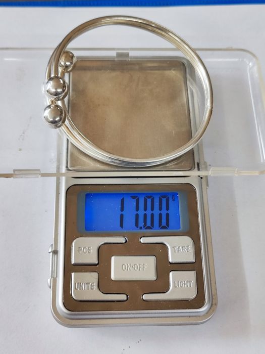 Сребърна гривна с топчета