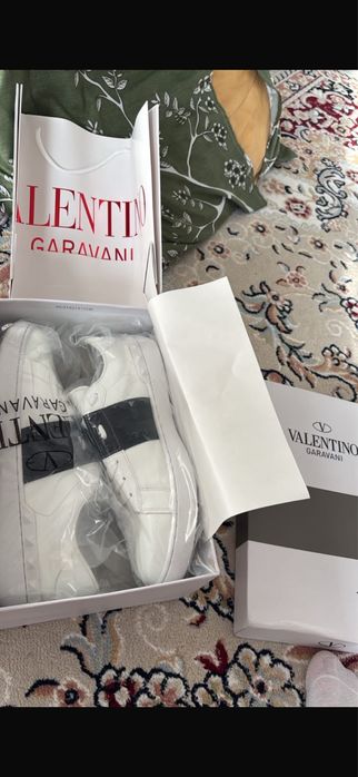 Продам новую обувь Валентино(Valentino) 44 размер