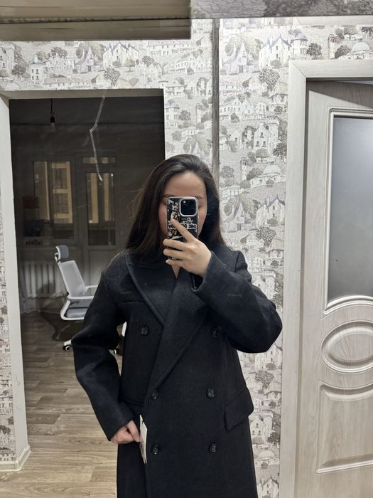 Продам новое шерстяное пальто Lime