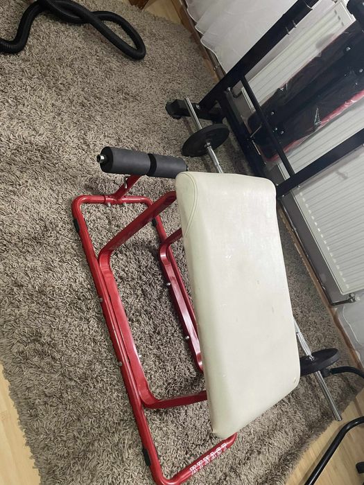 Gantere si masa de antrenament