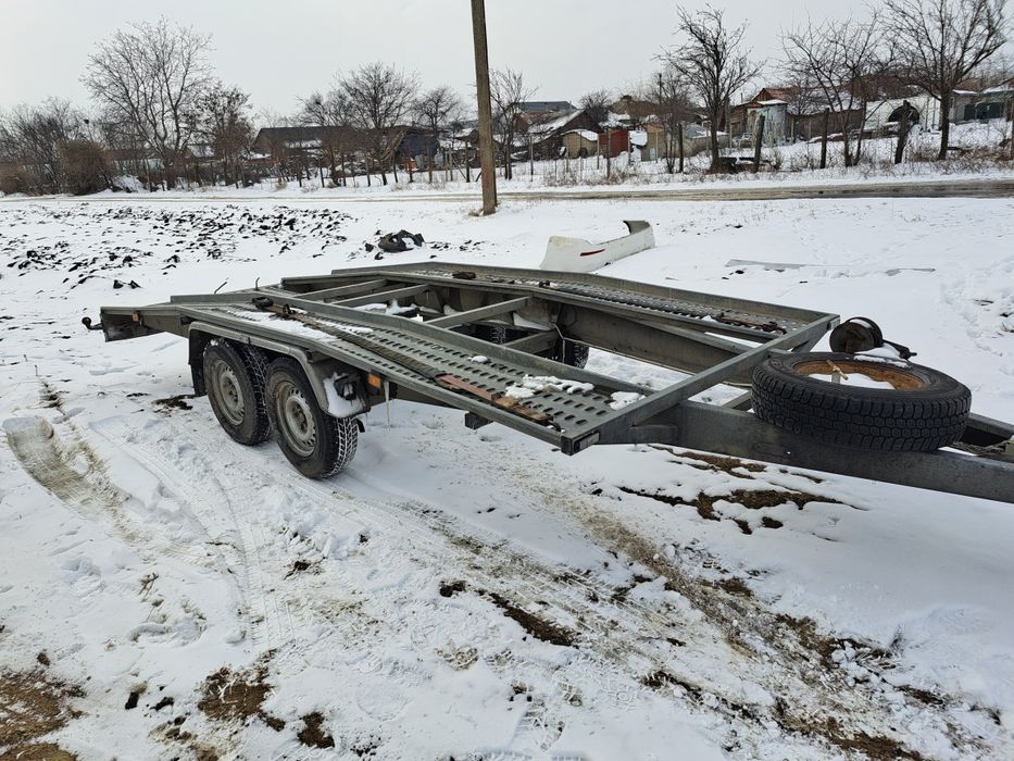 Închiriez platformă 2t .3.5t și remorcă 750kg