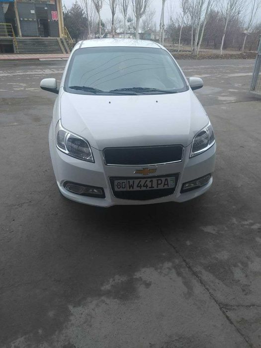 Avtomashina sotiladi srochni