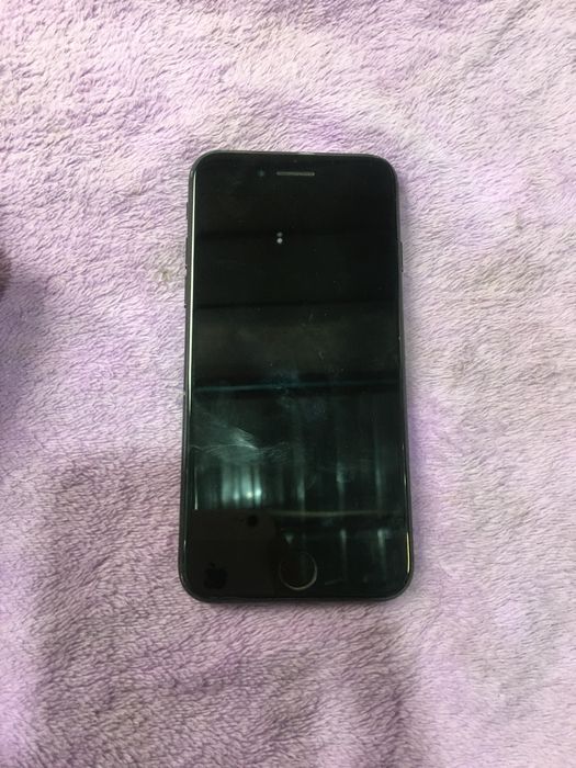 Продам Айфон 7