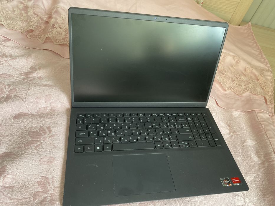 Ноутбук Dell в хорошем состоянии